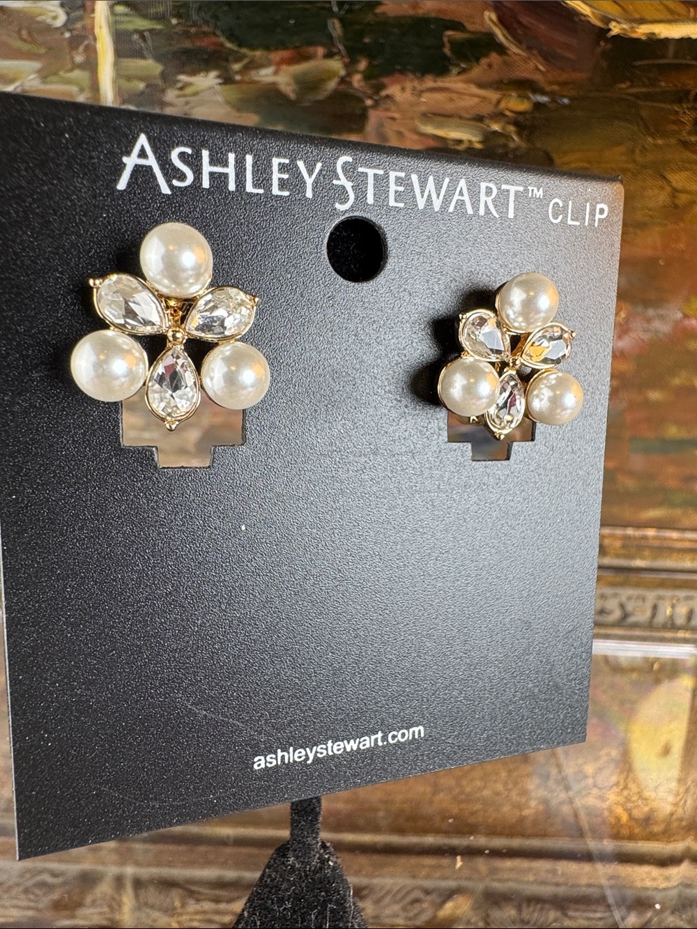 0722-Ashley Stewart Gold Pearl & Crystal Cluster Clip-On Earrings - White